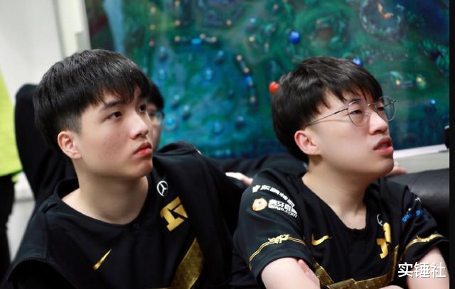 「RNG」RNG新AD绝境一打五Solo大龙击溃FPX！Uzi怒吼：有这种AD怎么输？