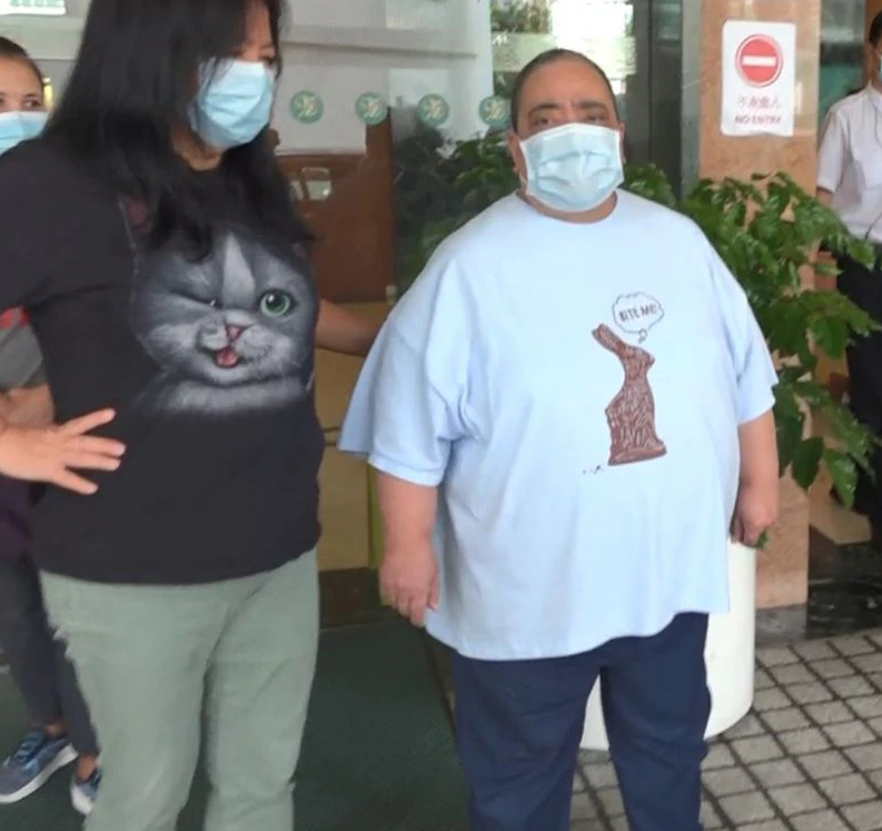 「何鸿燊」何鸿燊最后24小时：求生欲强一度睁开眼睛，四房陪其渡过最后一夜