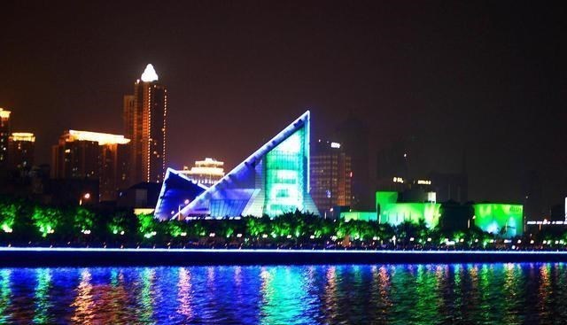 大学|北上广深考生：宁上本地211，不上外地985？