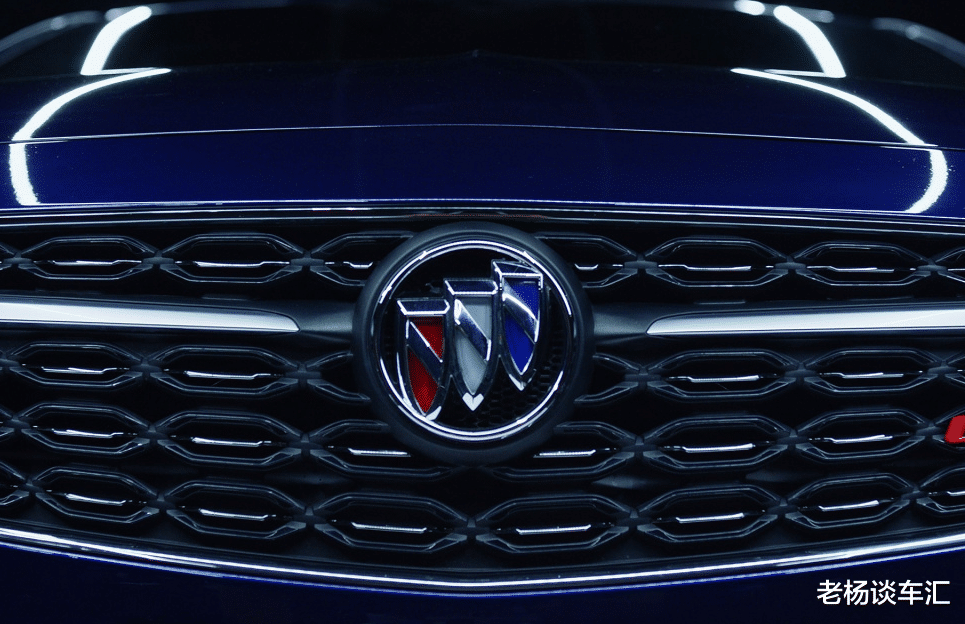 别克君威▲上汽又亮“干货”了,比凯美瑞更好看,2.0T爆261马力,7.2秒破百