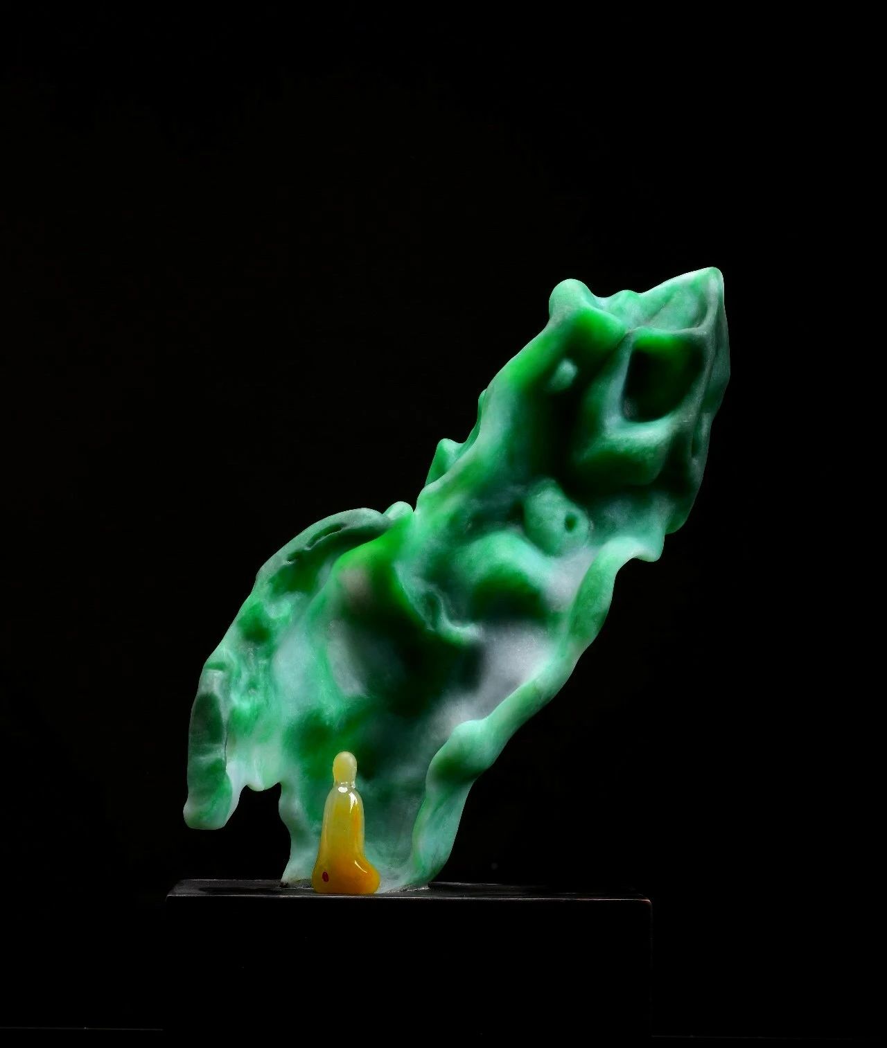 翡翠|养眼！ 有些翡翠的美～只可意会不能言传?