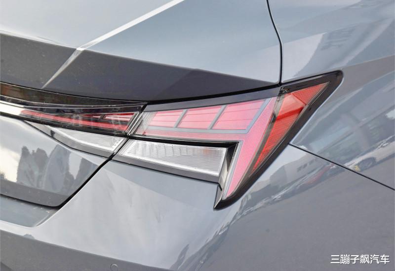 现代伊兰特|再等11天就上市！比思域拉风，百公里油耗5.3L，不足11万迷倒一片