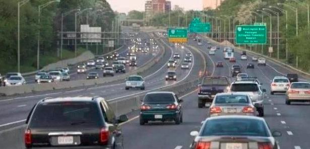 德系车|堵了车后才知道，德系车和日系车的差距在哪里，后悔知道晚了