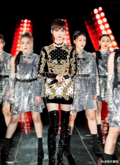 李晟|央视《无价之姐》，芒果台不敢用的歌词被大方打在字幕上，过度敏感