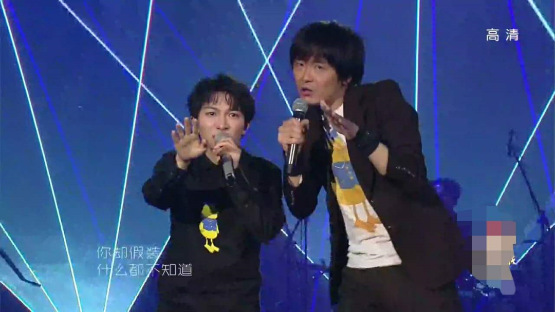 【歌手】《歌手》总决赛槽点多,李宇春帮唱表现力不足,华晨宇被群嘲