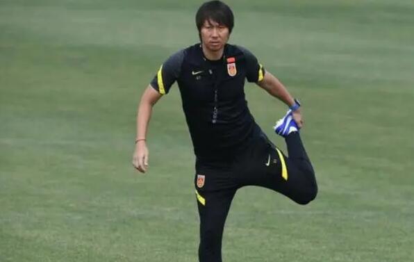 |昨天和今天，李铁迎来2喜讯，入籍锋霸或帮国足杀进12强