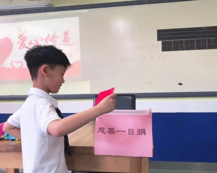 浙样的生活|“这是妈妈最后一次亲你”，7岁男孩车祸去世，父母忍痛做出决定