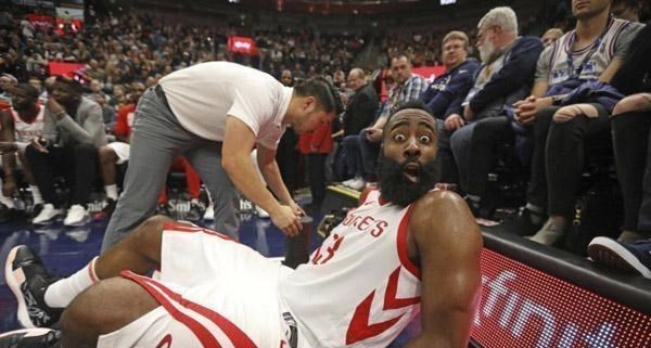 「火箭队」威少和哈登建立王朝的机会到了，效仿格林说服戴维斯，火箭能起飞