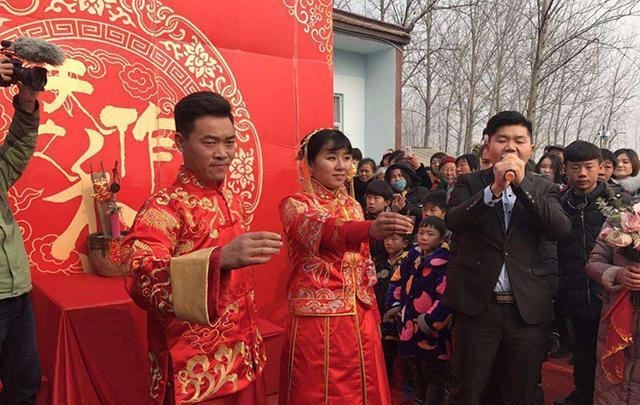 大学|母亲为让儿子上大学，亲手撕毁姑娘的通知书，真相大白后姑娘泪崩