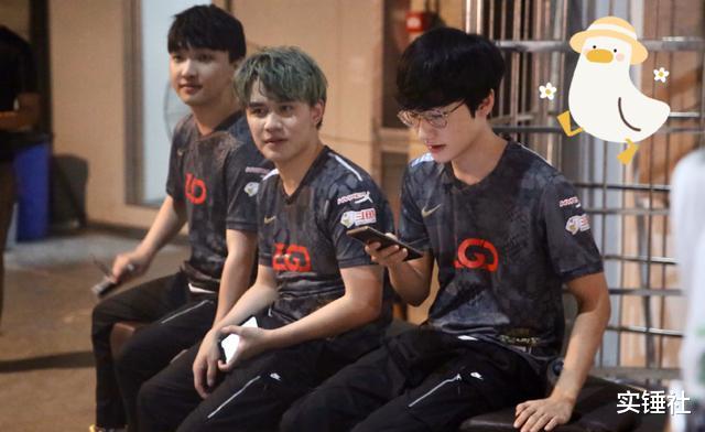LGD|LGD梦回15年S10被外卡队狂虐，LPL解说崩溃！狼行绝境1打3引泪目
