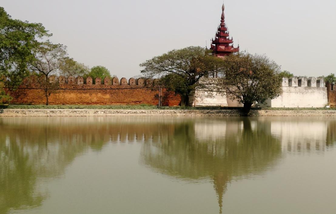 古镇|世界最大皇宫，占地四百万平相当于五百个足球场，坐拥89座大殿