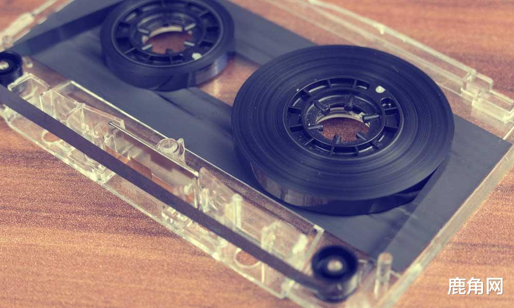 【】磁铁为什么会随着时间的推移而失去磁性？