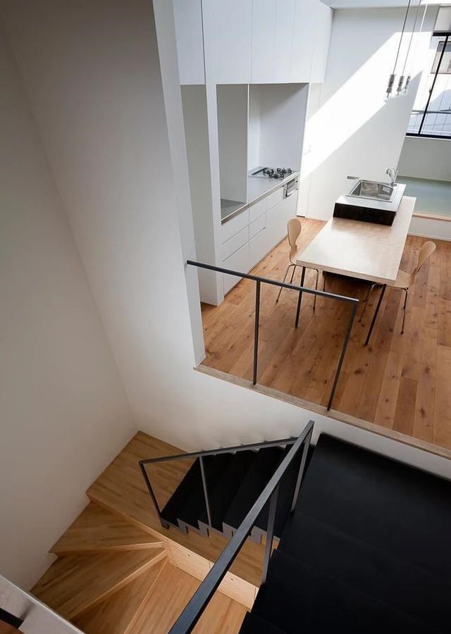 |日本博主晒出自己家的“极简家居”，网友：这布置是真的简单啊