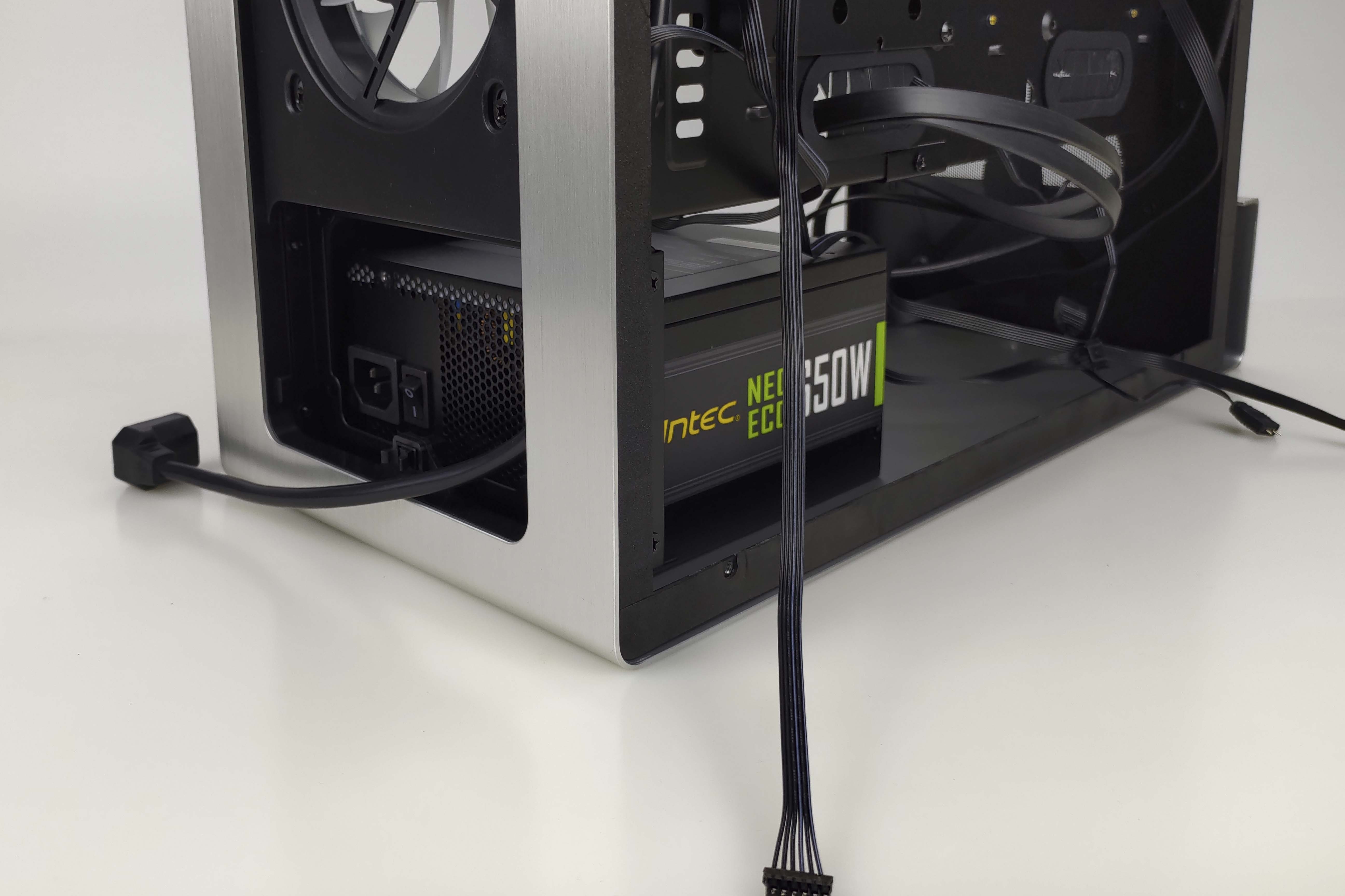 苹果|为了黑苹果初尝A家甜品卡——技嘉RX5600XT GAMING OC开箱简测