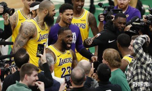 湖人队|强！单场曾狂轰44+8+10的湖人悍将要复出了！球迷：终于等到你