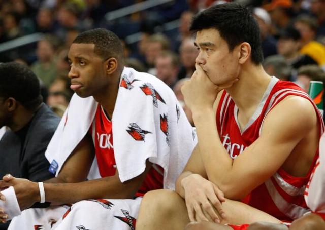 【朱婷】姚明受伤的罪魁祸首找到了？麦迪说出真相，他毁掉的球员不止罗斯