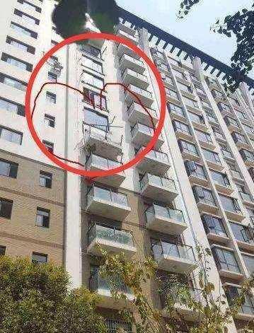 []还傻傻把阳台改成房间用？若不是物业告诉我，早就出大错了