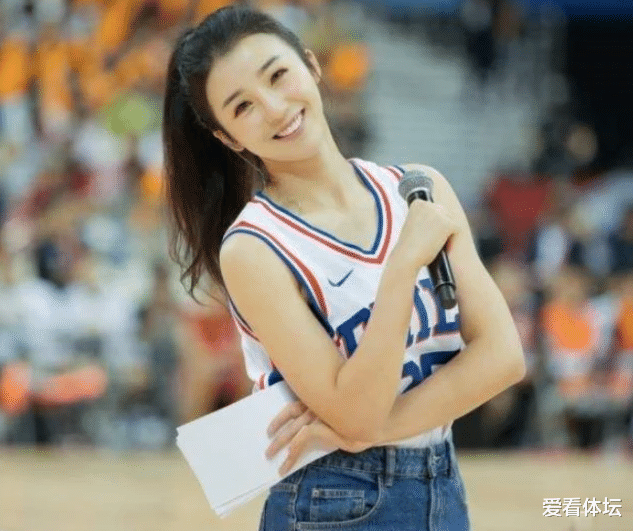 勒布朗·詹姆斯|詹姆斯心中最美的中国主持人!身材不输名模,被称为最美女主播