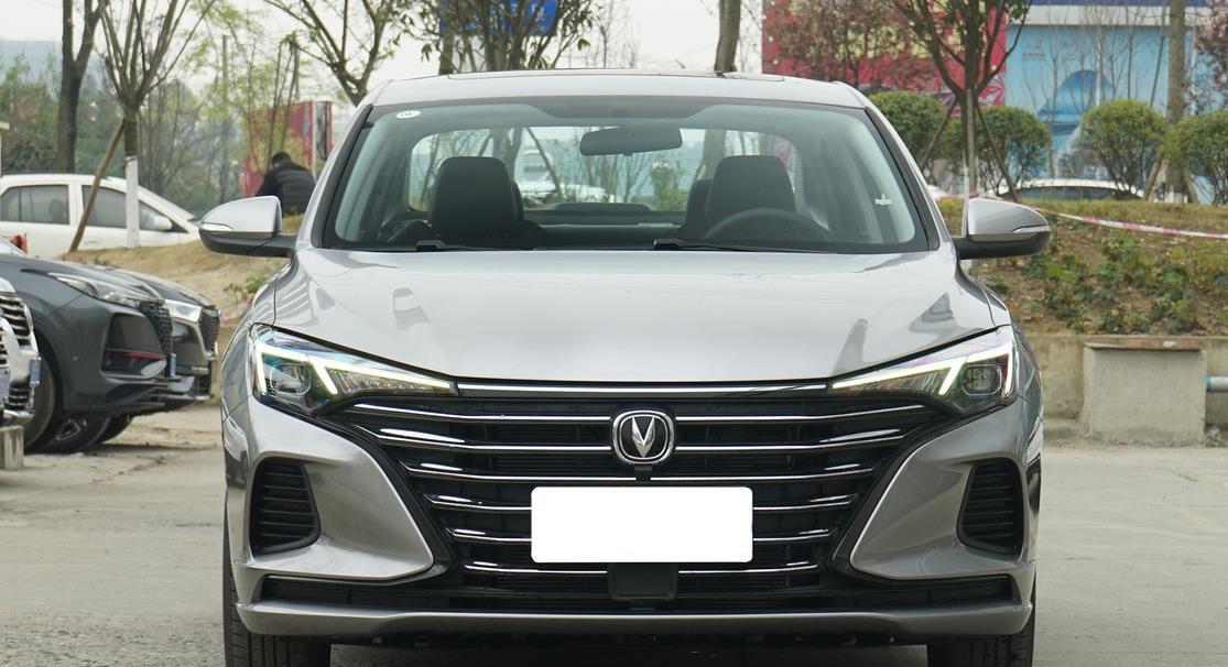 比亚迪汉|开完福特福睿斯，3个月后再开长安逸动，车主分享真实感受