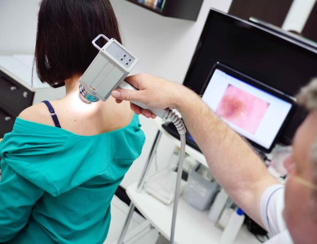 疾病|当皮肤出现这4种问题，要当心，可能是肿瘤所引起的，及时就医