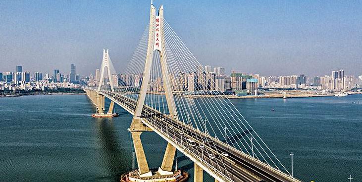 丹霞地貌|物价“最低的”沿海城市,景色美过东方夏威夷,30块钱海鲜吃到饱