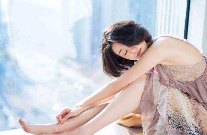 「关晓彤」关晓彤为何被大家戏称“关大壮”？看到她的青蛇造型，我懂了