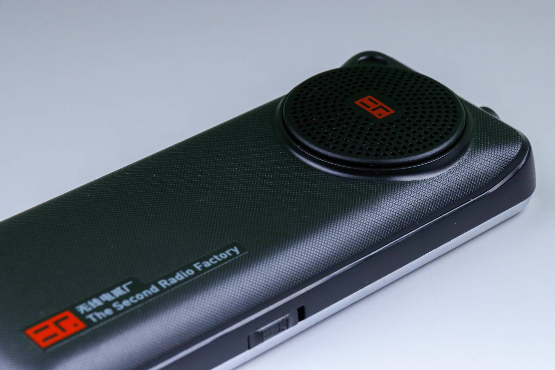 小米科技|108分贝音量，100流明亮度，虎啸功能机有点不一样！