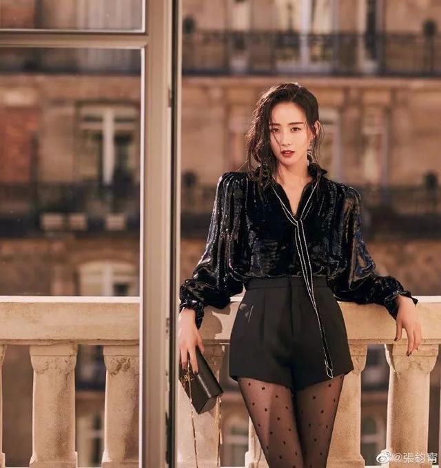 『佘诗曼』45岁佘诗曼身材照曝光：以貌取人，从来都很公平！