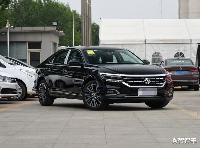 大众帕萨特|大众帕萨特：我太难了，德系豪车跌至12万，为啥大家都买雅阁
