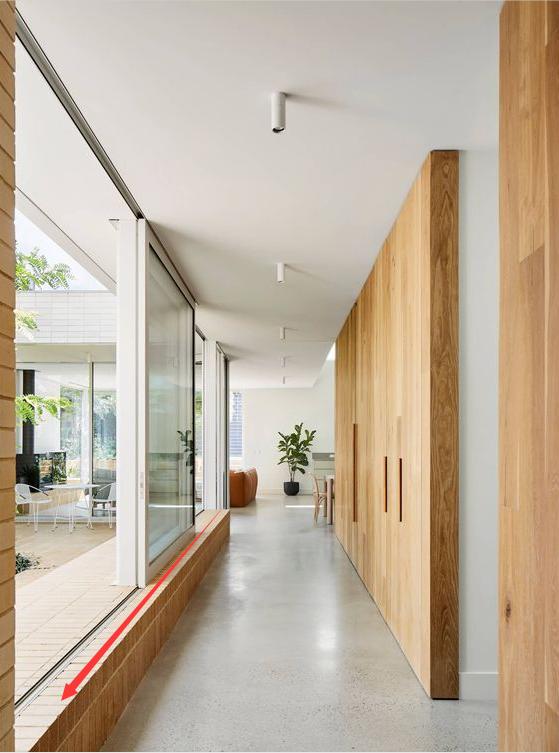 |将落地窗抬高20公分，院子室内都多排卡座，全家人都跟着享福！