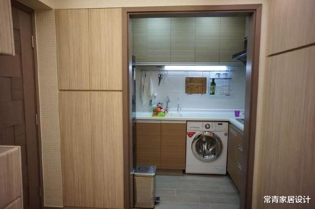 香港一家四口的新房，50平价值千万，没阳台，卫生间只有2平