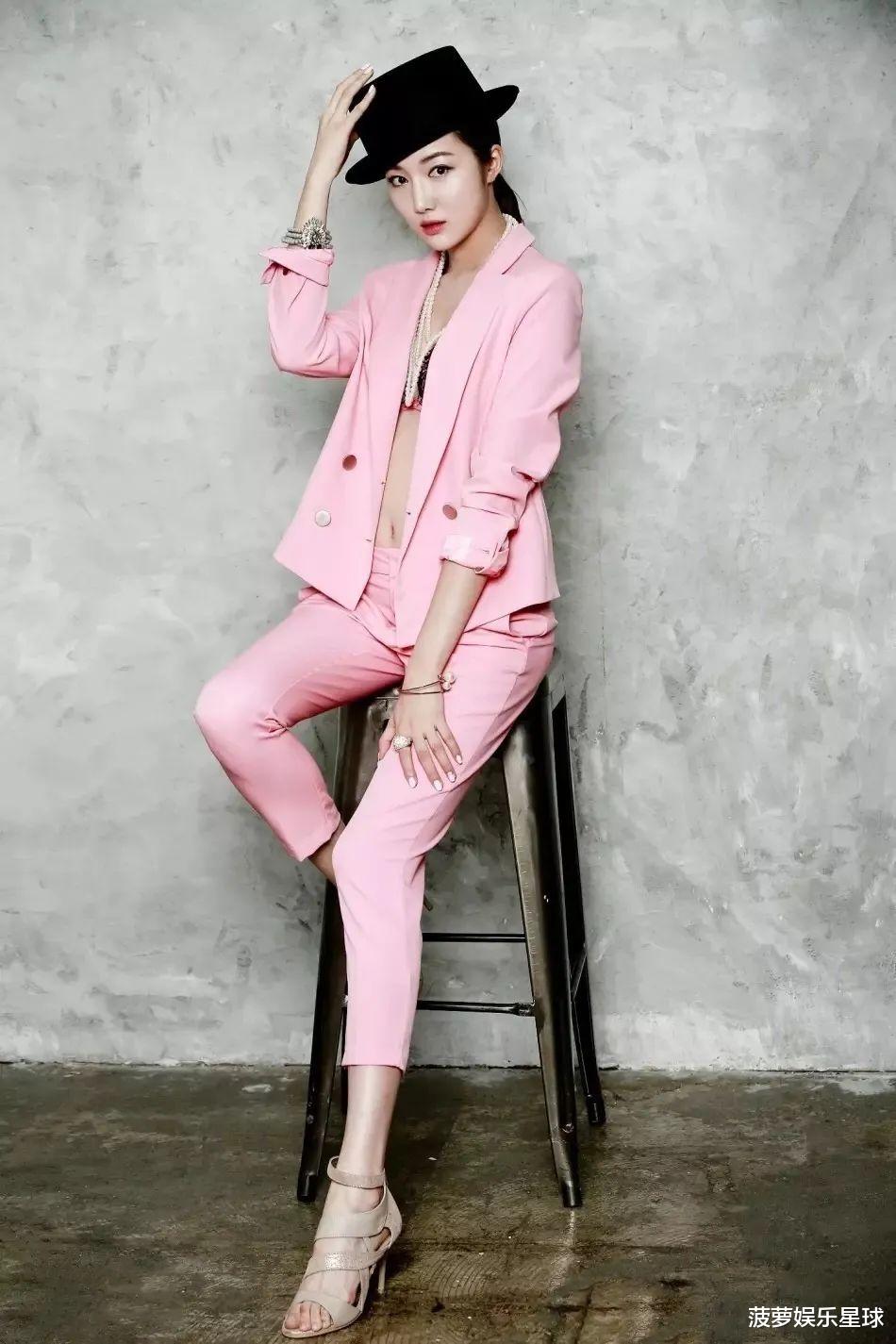 电影|虽然她改了3次名字,但是我只记住了她那双又白又长又直的腿!