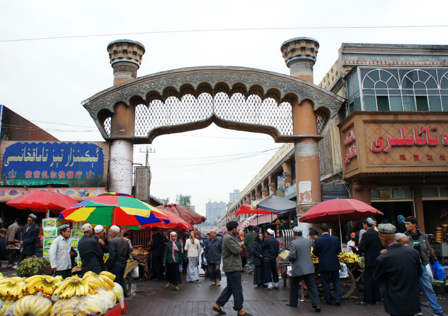 喀什：中国起床“最晚”的城市：早上11点才天亮，旅游几乎没季节限制