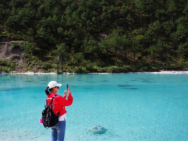 蓝月谷|玉龙雪山脚下仙境般的蓝月谷，媲美九寨沟，附避坑攻略