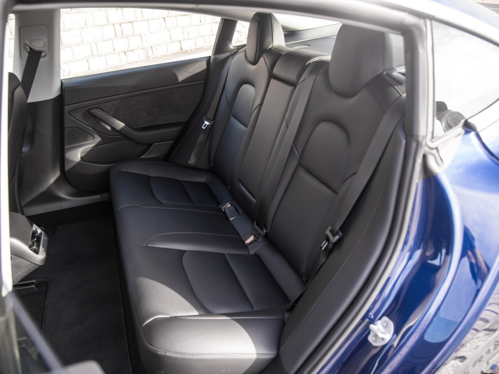 [日产轩逸]未上市订单达40万辆，卖30万比奔驰还抢手，谁还买3系A4