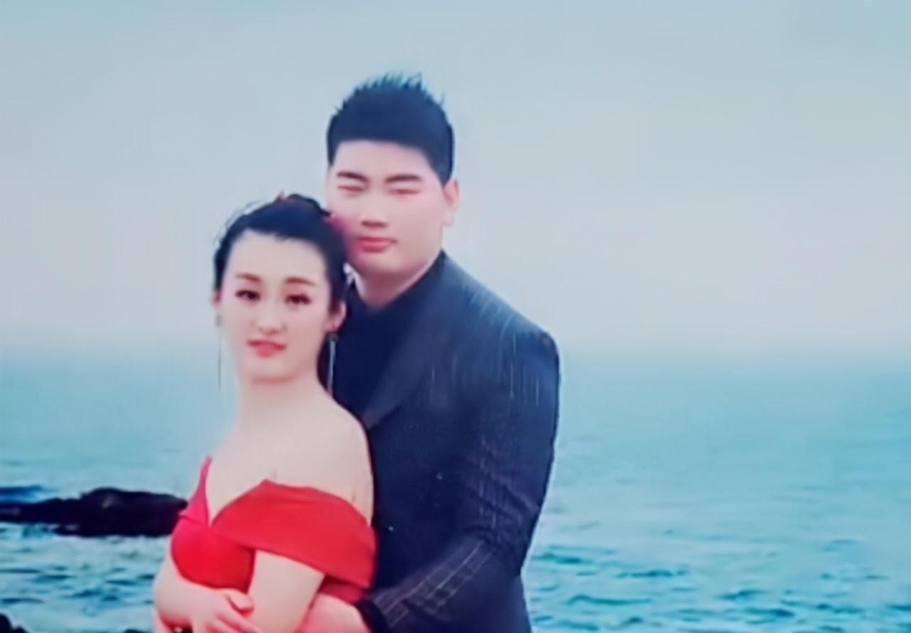 朱之文|大衣哥儿子真是娶了个好媳妇！女方家是镇上首富，主营五金板材