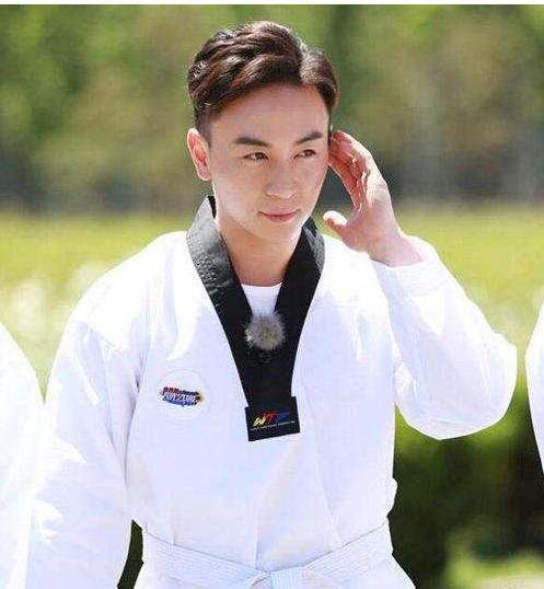 释小龙▲被身价亿万亲爹\吸血\多年,情断何洁,助理溺亡,释小龙如今怎样了