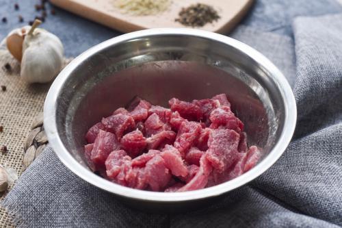 【牛肉】炒牛肉时，万万不要直接下锅，多加这1步，90岁大爷吃都不费劲！