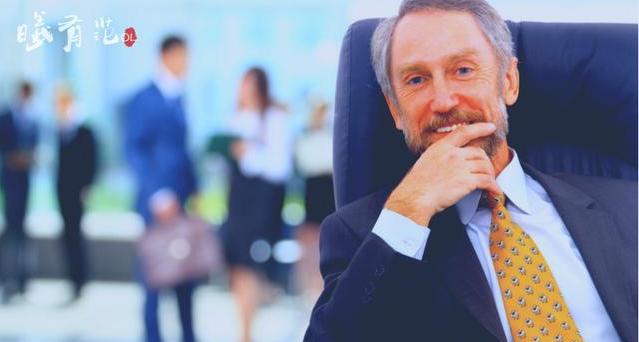 「」职场上，为何小领导严厉，大领导反倒和蔼？四点说出阶层差距