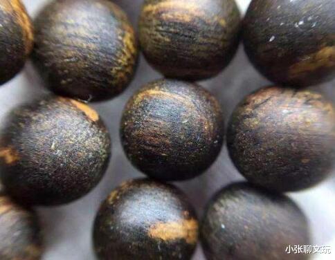 沉香|木质手串中的佼佼者，海黄不在其中，第一名不看颜值看内在