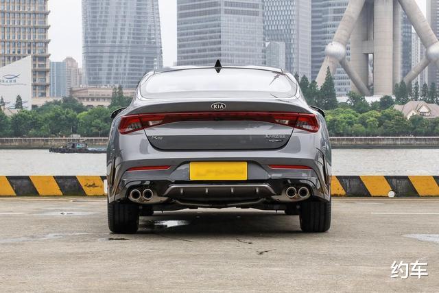 起亚K5|2.0T+8AT够不够意思?人人都说比雅阁还要帅,关键顶配只需20万!