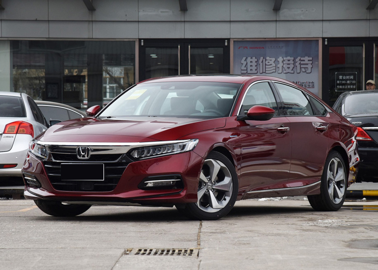 吉利博瑞|辣评吉利博瑞:1.8T高配颇具性价比,1.5T旗舰不如买雅阁