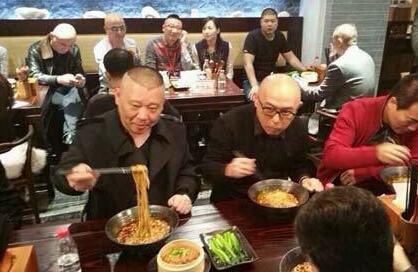 德云社|德云社成员副业，郭德纲饭馆，张云雷理发店，看到岳云鹏：优秀