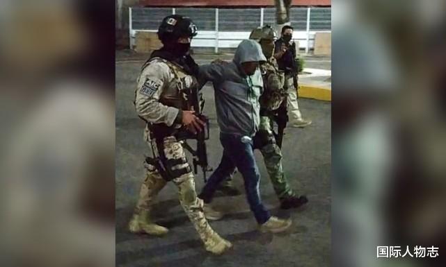 墨西哥大毒梟凌晨被捕，朝著警察翻白眼，曾因母親被捕威脅政府-圖3