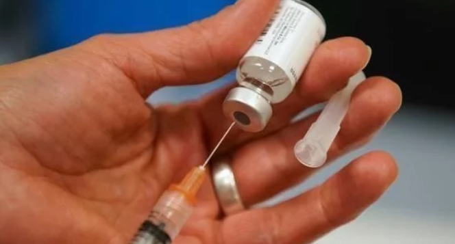 美国@美国传来一个坏消息，这次比缺口罩、呼吸机还严重，有疫苗都没用