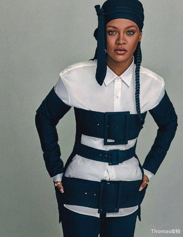 蕾哈娜■蕾哈娜超杰克逊，成史上第4多冠军单曲艺人，也是时尚界的佼佼者