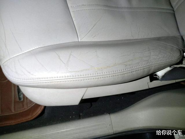 轮胎@汽车露天停放,被烈日暴晒会将汽车晒坏?有些误区要了解