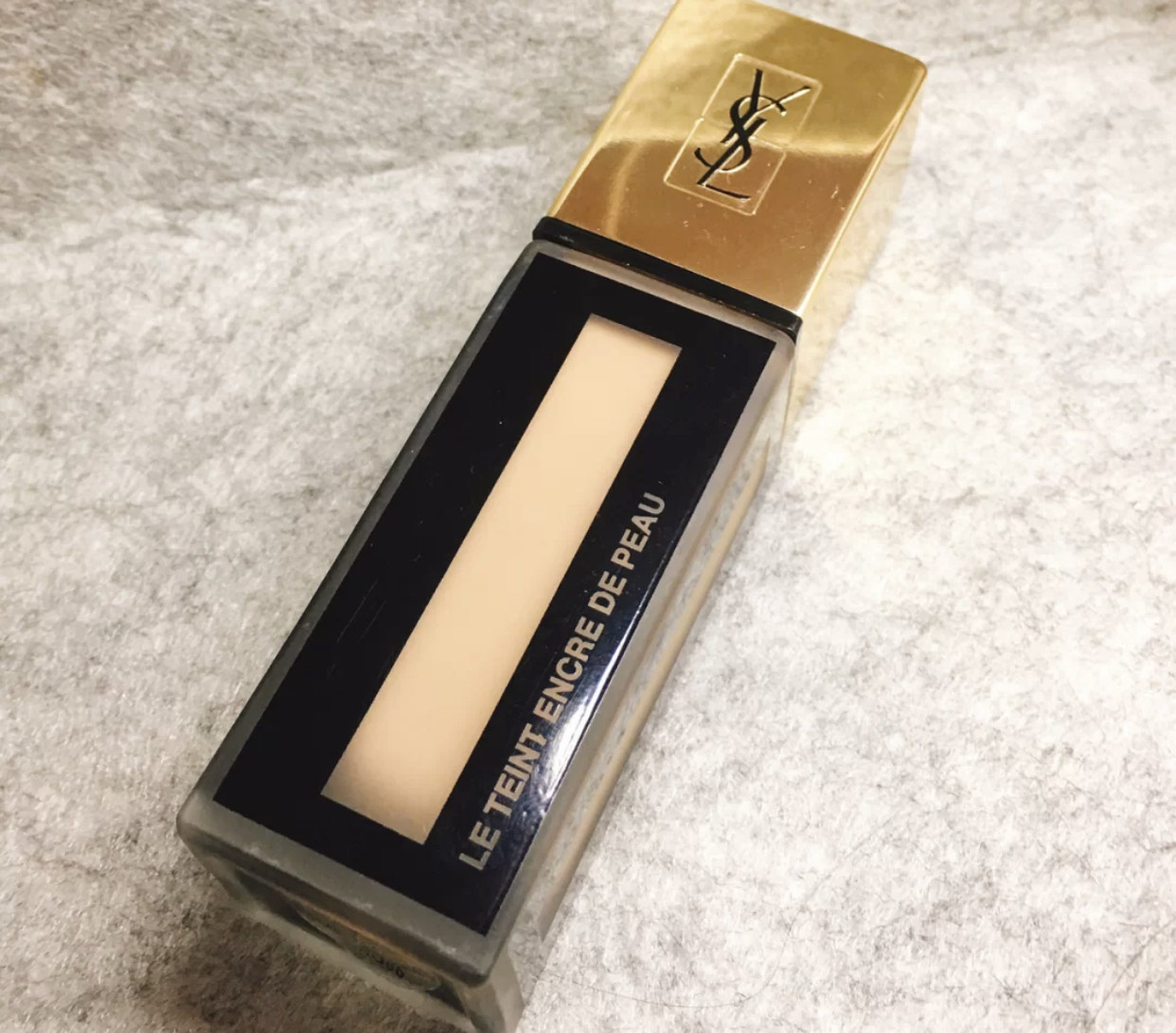 粉底液|这几瓶热门粉底液,干皮有钱也别买,都被“吹”红的,谁用谁知道