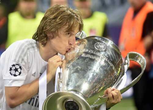 皇家马德里|超值一换一！皇马太过精明，水货换来即战力中场