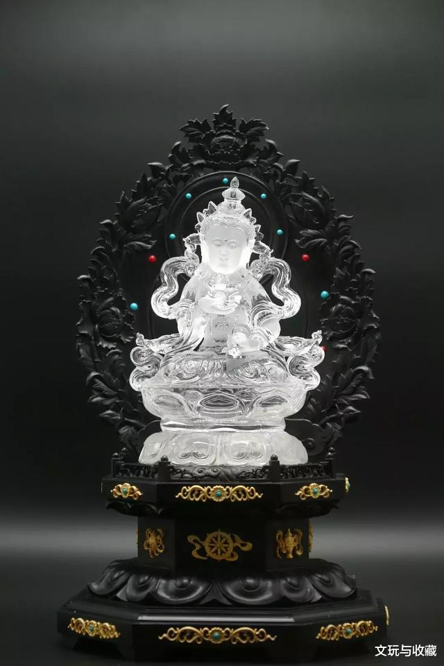 ▲江苏第四届玉石文化节上,来自全国各地的大师之作,一饱眼福